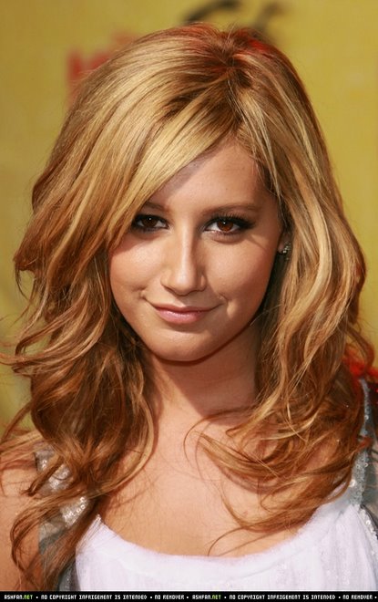 ashley-tisdale-hsm-ice-tour-105-12.jpg